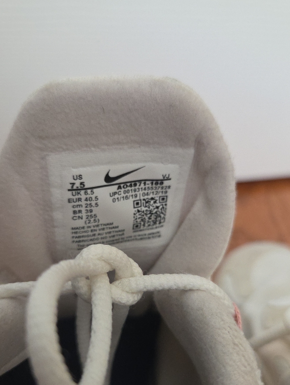 Nike Men's Air 270 React Sz 7.5 Or Women's 9 - Picture 5 of 6